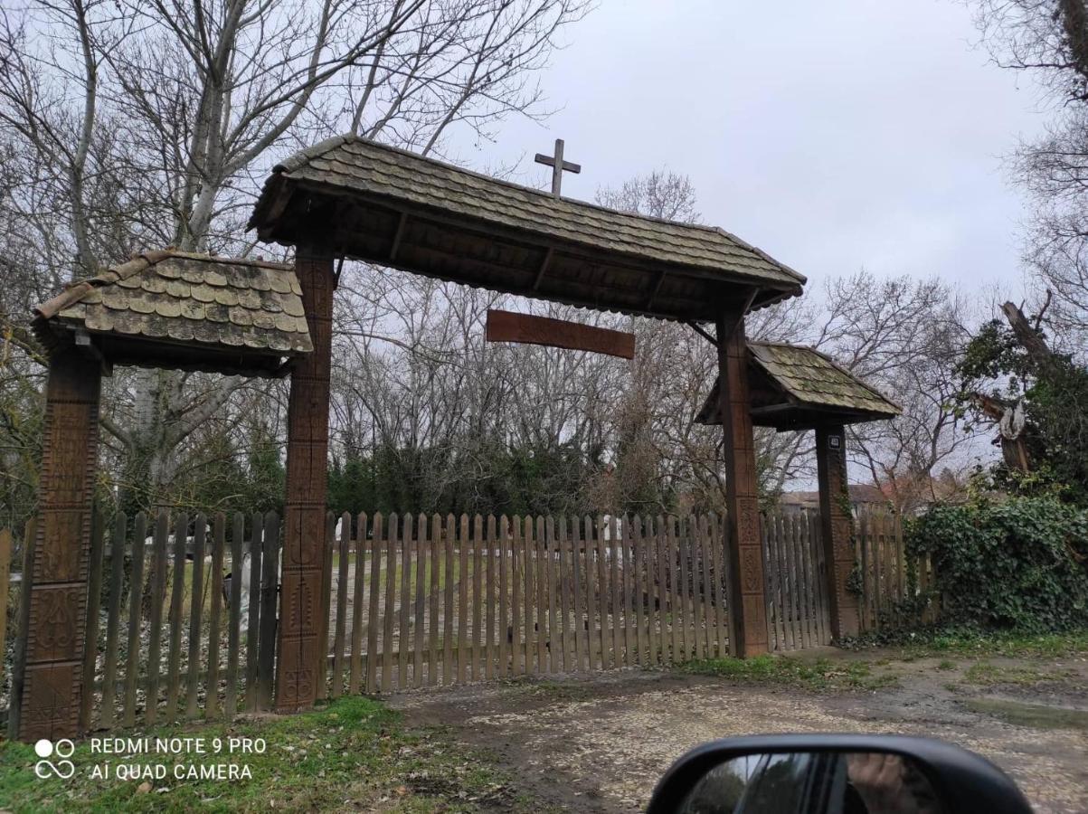 Hotel Dom Árgyélus - Árgyélus ház - Fesztypark Martovce Esterno foto