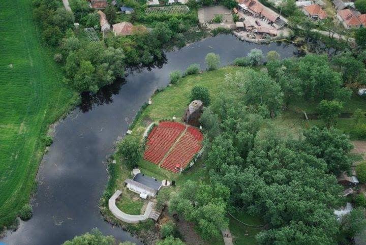 Hotel Dom Árgyélus - Árgyélus ház - Fesztypark Martovce Esterno foto